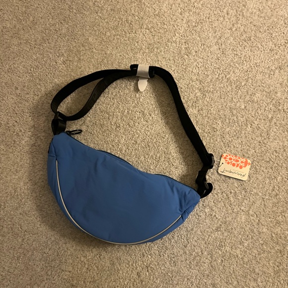 Free People Bullseye Sling Bag- NEW - Picture 3 of 5